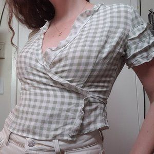 NWT green and white ruffled gingham top